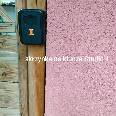 Urocze Studia W Lomiankach, 1- Z Sauna I Tarasem, 2- Z Kominkiem, 3- Ekonomiczne, 7Km Metro Mlociny Warszawa Łomianki Екстериор снимка