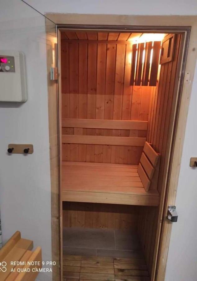 Urocze Studia W Lomiankach, 1- Z Sauna I Tarasem, 2- Z Kominkiem, 3- Ekonomiczne, 7Km Metro Mlociny Warszawa Łomianki Екстериор снимка