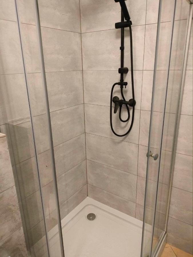Urocze Studia W Lomiankach, 1- Z Sauna I Tarasem, 2- Z Kominkiem, 3- Ekonomiczne, 7Km Metro Mlociny Warszawa Łomianki Екстериор снимка